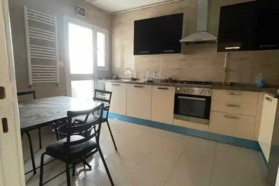 Image de 3-bedroom Cozy Apartment with Direct Airport View Soukra