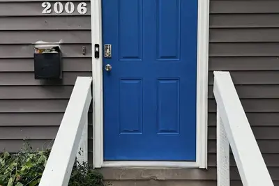 Image de Mins to Airport, Hospital, University, Hornets