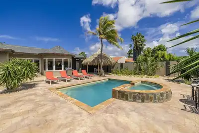 Image de Tropical Escape 4br Villa Pool Bbq Near Palm Beach