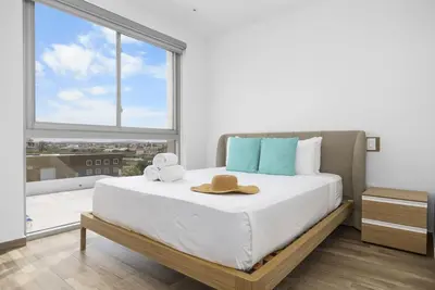 Image de Brand New 2br2ba Condo w/ Pool & Gym @ Palm Beach!