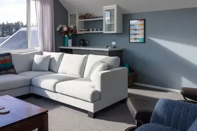 Image de Large Holiday Home, modern, large spaces. Great for families.