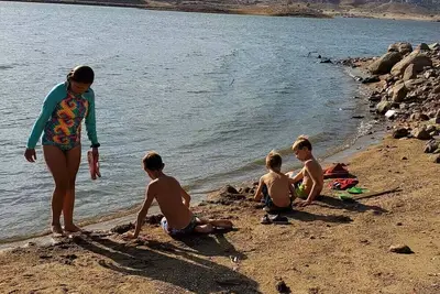 Image de Secluded Oasis view home with horses and trails. Minutes to Lake