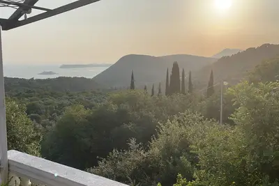 Image de Détendez-vous loin de tout et réveillez-vous avec vue sur la mer et le charme monténégrin