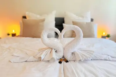 Image de DREAMZzz AltstadtJuwel in the city center of Coburg I at the market square & parking garage