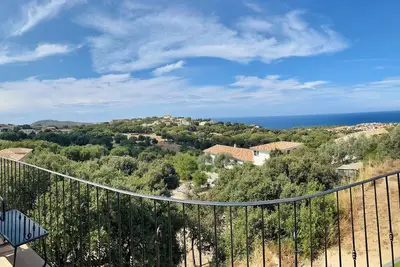 Image de Appartement vue mer, idéal pour couple et  famille. À 5 mins de la plage 🏖️☀️