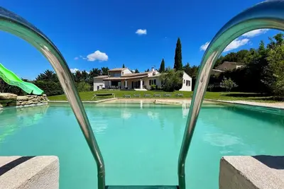 Image de Villa Roucas - au calme avec piscine et billard