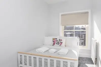 Station view apartment -York