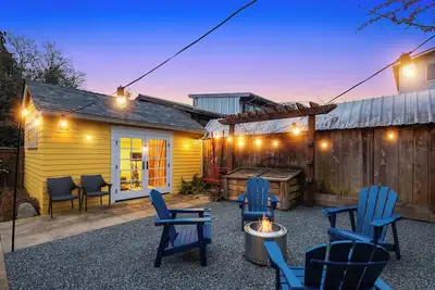 Image de Luxury Family Retreat! ~ PacMan ~ Peloton ~ DogsOK