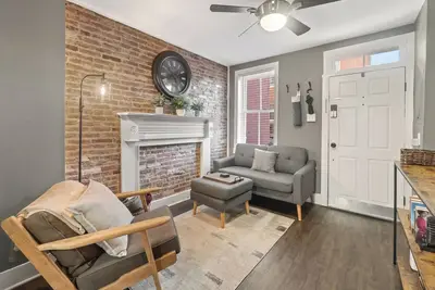 Image de Cottage on the Creek - Cozy 2br Rowhome in the Center of Downtown
