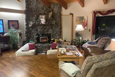 Image de Charming 2-bedroom house in Truckee - yours for December!