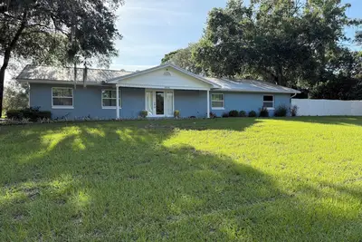 Image de Lovely 3-Master bedroom house in Eustis with plenty of parking and a pizza oven.