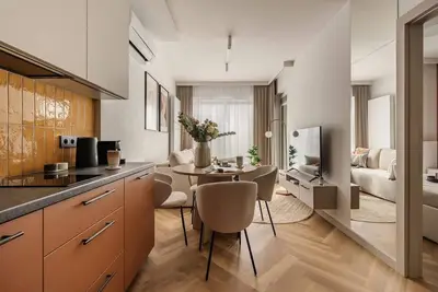 Image de Bright, Modern Apartment with Balcony and Bedroom