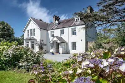 Image de Bron Menai - sleeps 15 guests  in 8 bedrooms
