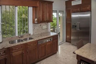 Image de Large Contemporary Villa off the coast in Lagonisi