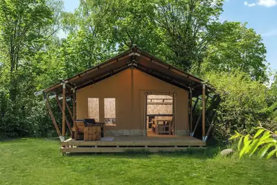 Image de Safaritent met privé sanitair en extra groot terras | 8 personen