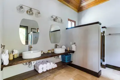 Image de Your Own Private Island | All-Inclusive Luxury for Up to 28 Guests