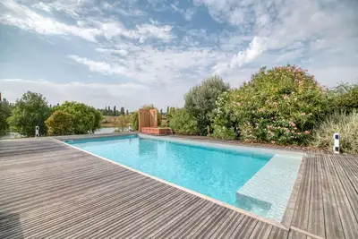 Image de Maison d'hôtes 'Domaine En Castanet' avec piscine partagée, jardin privé et Wi-Fi