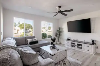 Image de Ultimate Zen patio near Old town w/ Fire pit, Bbq, games, and misters