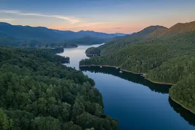 Image de Lakefront Retreat | Big Deck, Espresso & FirePit