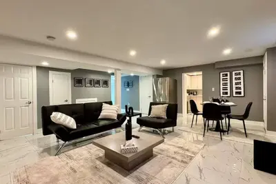 Image de Spacious and Luxurious 2br Suite with Huge Windows