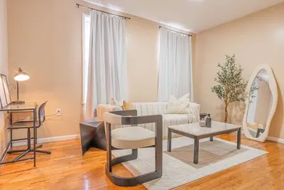 Image de Roomy 4br Walk to Transit & connect to Nyc