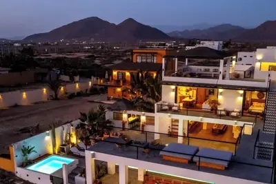 Oceanfront 10 Br Villa with Pool - Jacuzzi - Beach