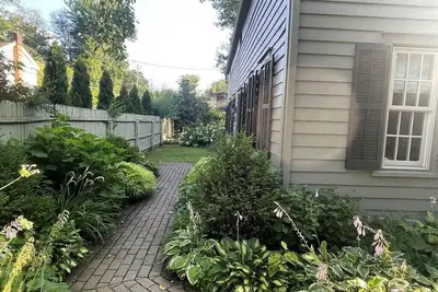 Image de Charming 3-bedroom farmhouse in Clinton Corners with Ac