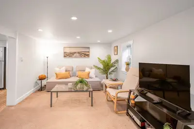 Image de Prestigious 2 Bedrooms 2 Baths in West Point Grey