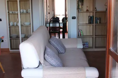 Image de Strategic location for an unforgettable vacation. A few miles from the lakes