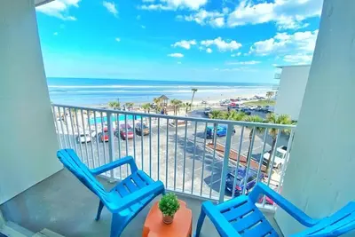 Image de New! Ocean Front With Balcony King Size Bed Studio