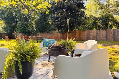 Image de Backyard Bliss/Firepit Nights & Chill:8p/3b