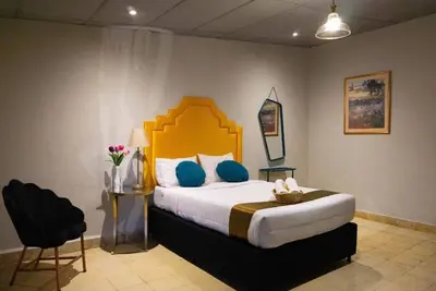 Image de Colonial hotel located in the center of Santa Ana, an ideal place to rest.