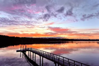 Image de Heron Hideaway – Stylish Puget Sound Getaway with Private Beach Access