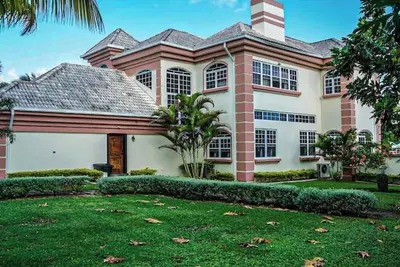 Image de Villa Luxury Mea Dor By Paradise Listing