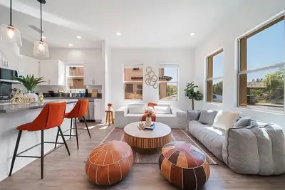 Image de Jie’s Walnut Bloom｜Stylish 3b2. 5b Residence