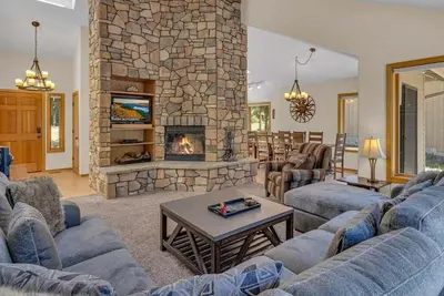 Image de 15 Lassen - Charming, Hot Tub, Sharc, A/C