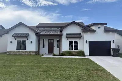 Image de Charming 3-bedroom House in Harlingen's Newest Subdivision.