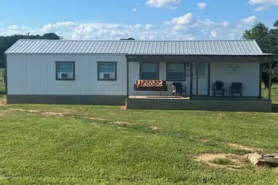 Image de Enjoy a quiet, relaxing stay with the beauty of open Alabama countryside.