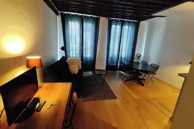 Image de BnBNook - Cozy 2br Steps from Luxembourg and Odéon
