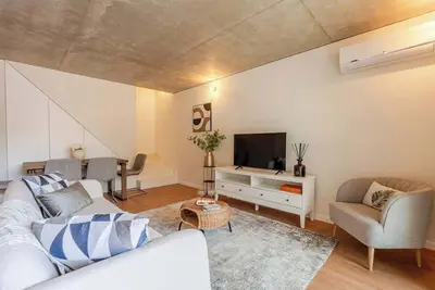 Image de Stylish, Premium & Pet Friendly Flat by HostWise