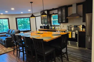 Image de Waterfront home on Chippewa River\nNewly constructed. Sleeps 4, accom. up to 6