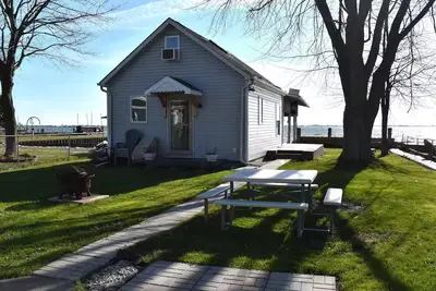 Image de Macs Lake Escape, 2 waterfront homes with 2 boat wells. Lakefront relaxation!