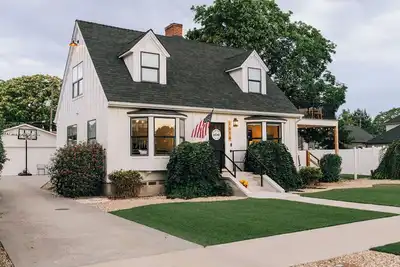 Image de Luxury 5br Escape • Sleeps 11 • Patio Golf Views  • Hot Tub •  Reading Nooks