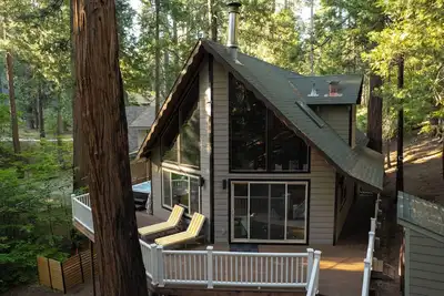 Image de A-Frame Cabin w/ Sauna • Hot Tub • Projector • Fire Pit
