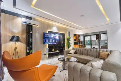 Image de Free Airport Pick-Up | Lift | Fast Wi-Fi | 24/7 Power | Ps5 | Air Hockey | Pool