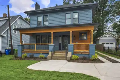 Image de Downtown, Historic, Newly Renovated