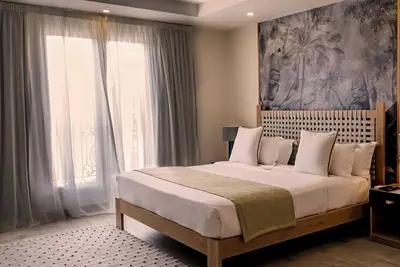 Image de Nestled in a unique Mediterranean\ninspired residential estate of Port Chambly