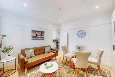 Image de Modern 2 Bed Near Twickenham Stadium - 5 Min to Bus Stop