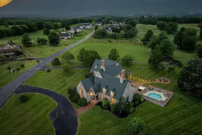 Image de New! Luxury Retreat – Pool, Hot Tub & Fire Pit