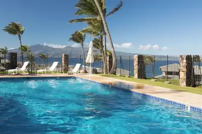 Image de Kapalua Bay Villa Units with Stunning Views, Sleeps 10 in total.